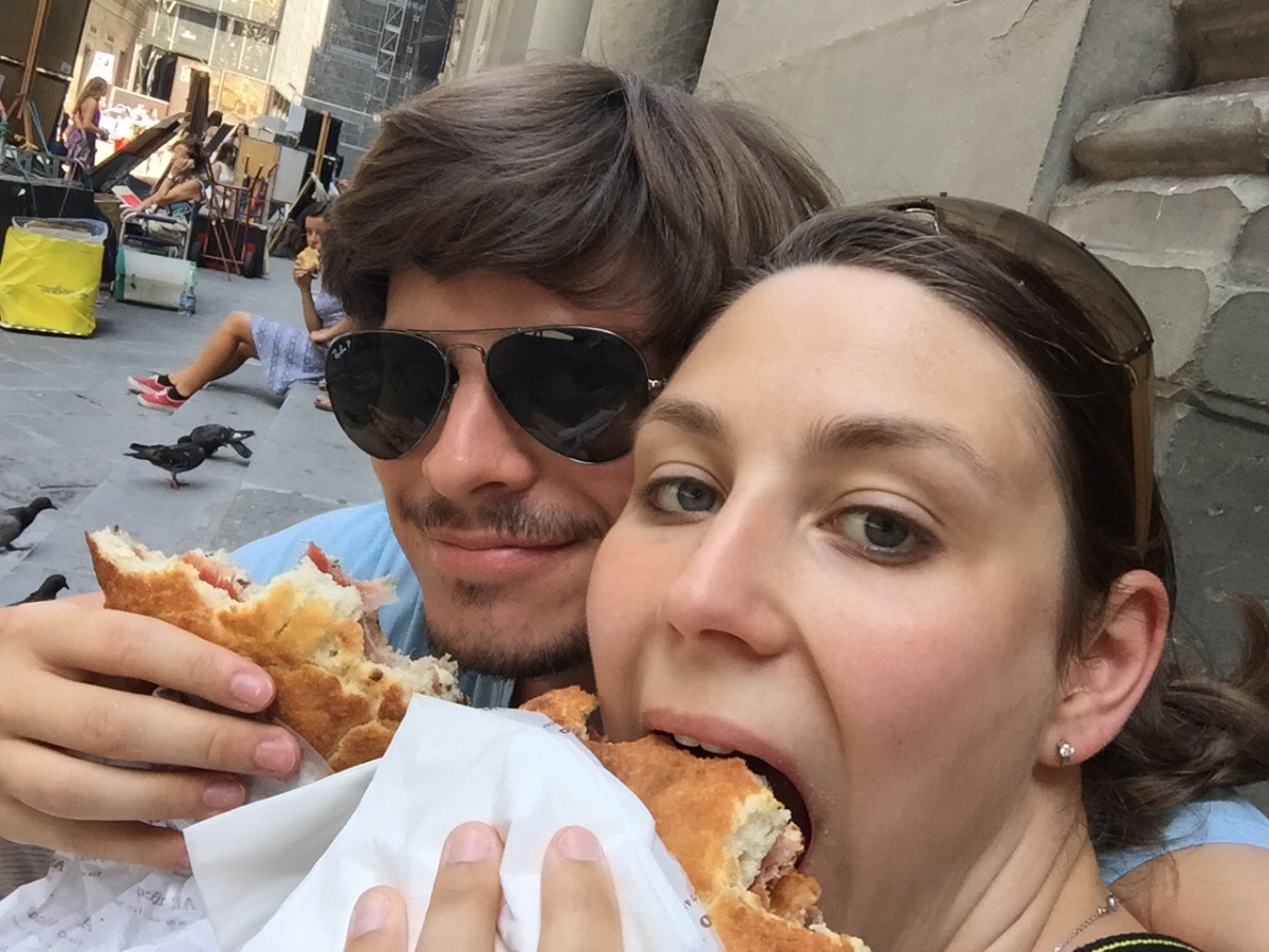 Dégustation du meilleur sandwich de Florence sur les marches de la Galerie des Offices
